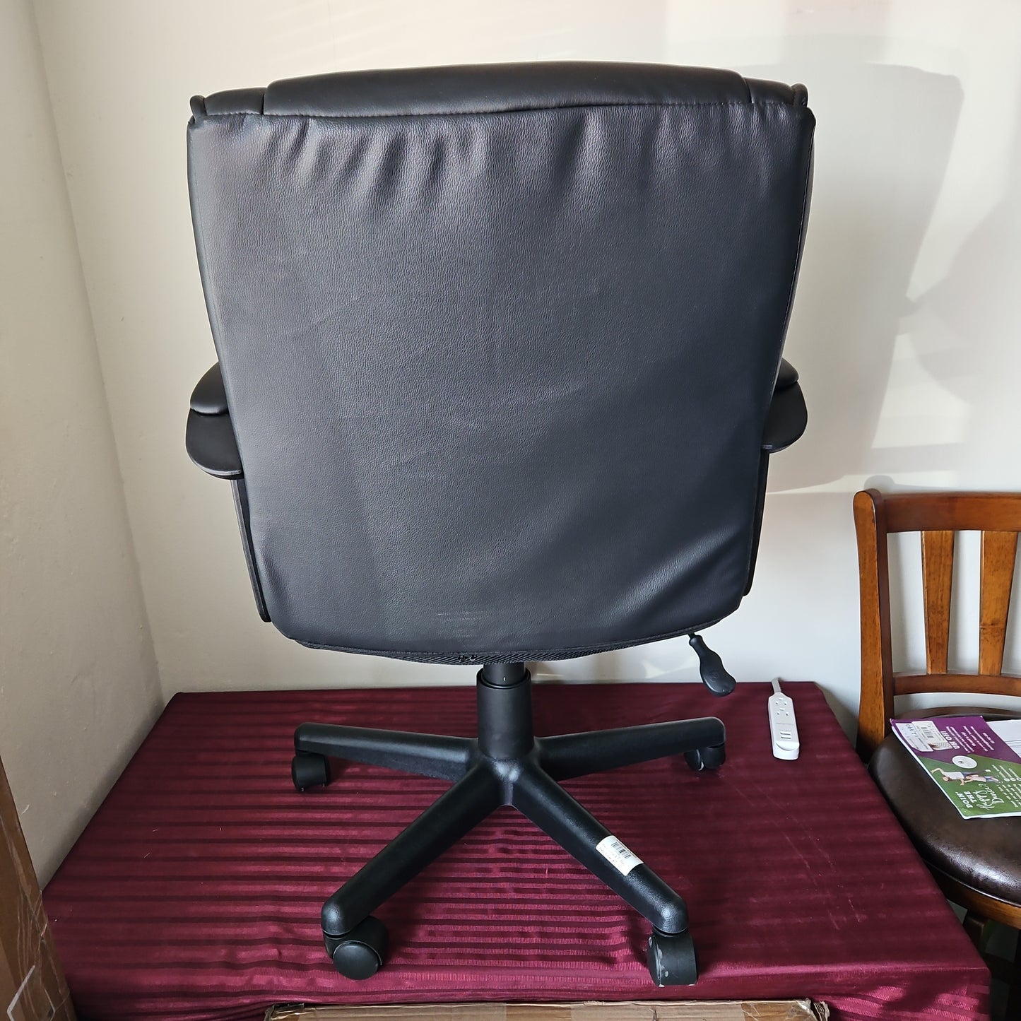 Silla para oficina ergonómica color negro - Amazon Basics (Nuevo)