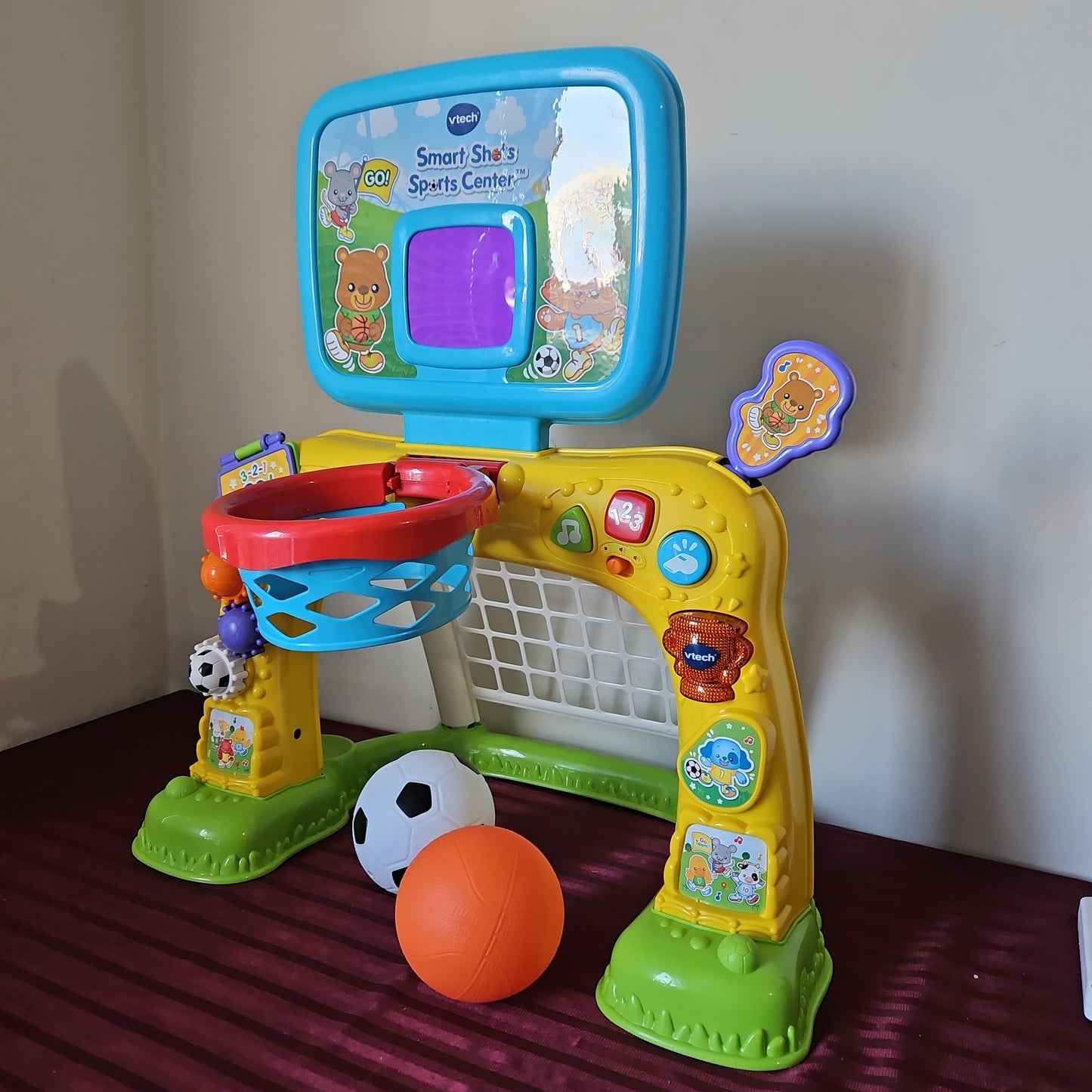 Centro deportivo de baloncesto y futbol (2 en 1) con bocinas para niños  - Vtech (Nuevo, caja abierta)