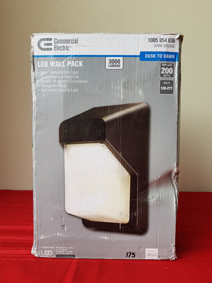 Lámpara de pared tipo Wall Pack LED - Commercial Electric (Nuevo, caja abierta)