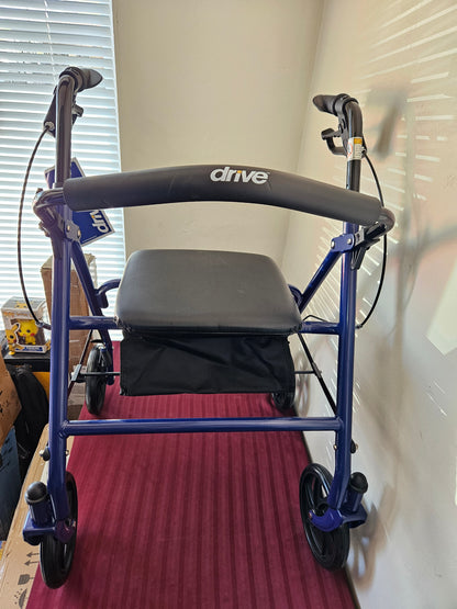 Caminadora/andadora con asiento y ruedas de 7.5" plegable - Drive Medical (Nuevo, sin caja)