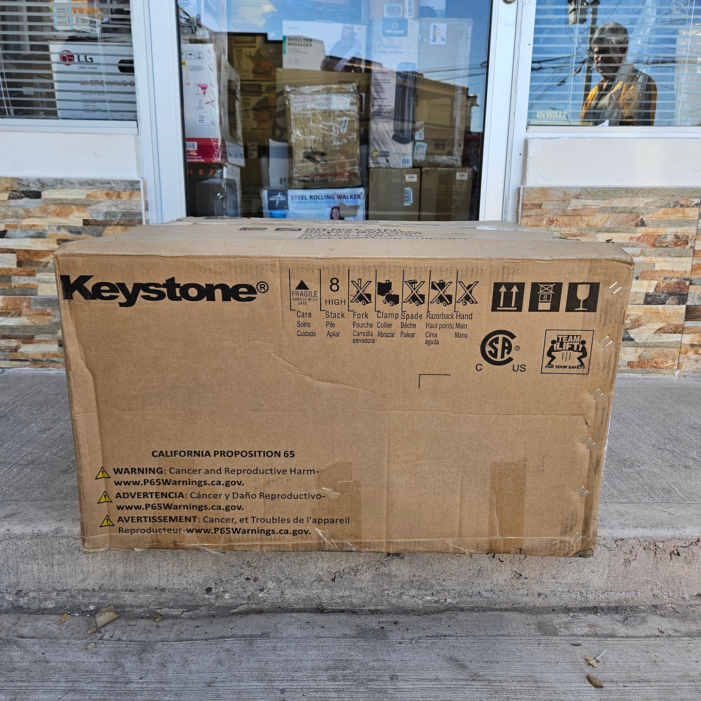 Aire acondicionado/calefacción de ventana de 1 tonelada, 220 V - Keystone (Nuevo, caja abierta)