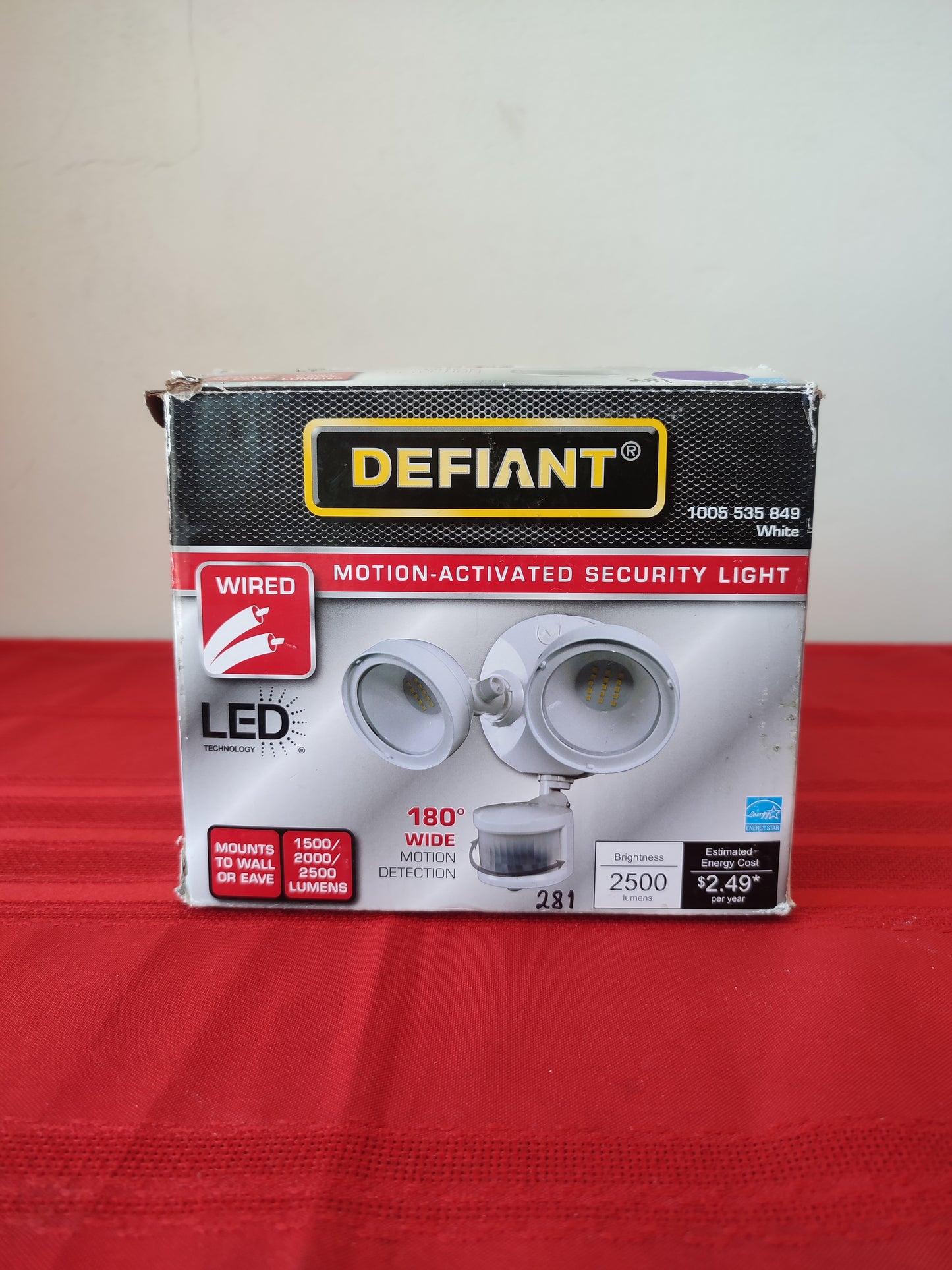 Lámpara de seguridad con sensor de movimiento LED - Defiant (Nuevo, caja abierta)