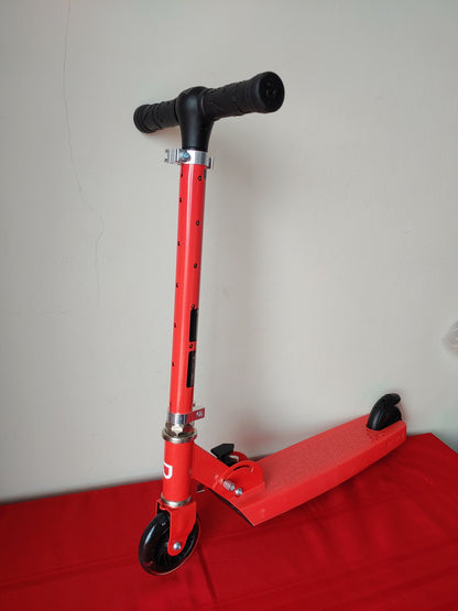 Scooter plegable de 4" color rojo con luces LED de colores para niños - Jetson Jupiter (Nuevo, caja abierta)