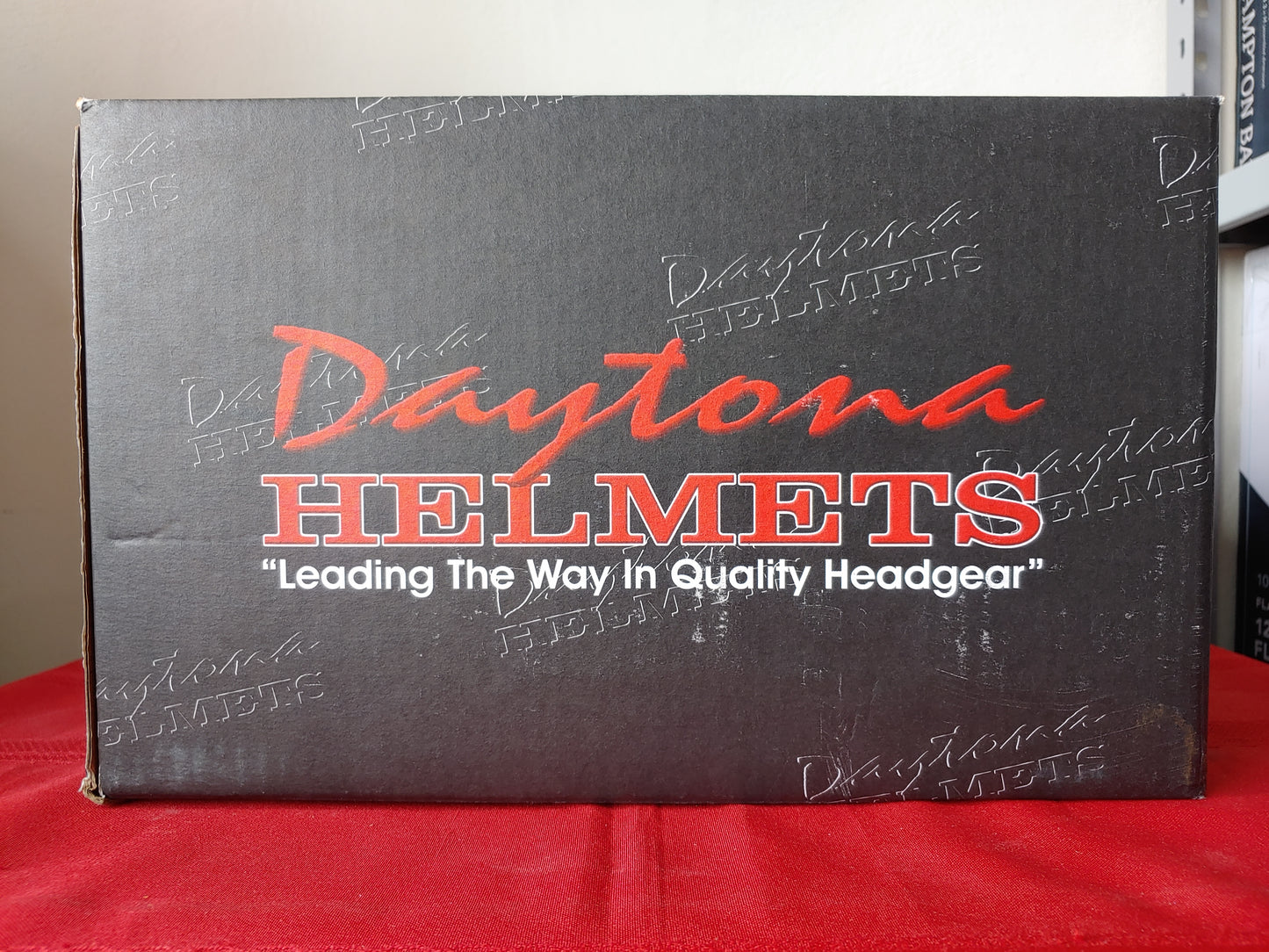 Casco para motocicleta color negro brillante (Talla S) - Daytona Helmets Hawk (Nuevo, caja abierta)