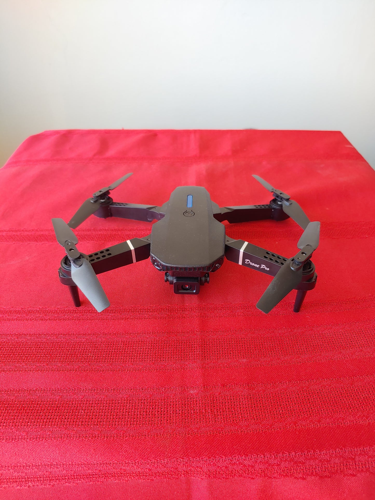 Dron plegable con doble cámara color negro - Foldable E88 (Nuevo)