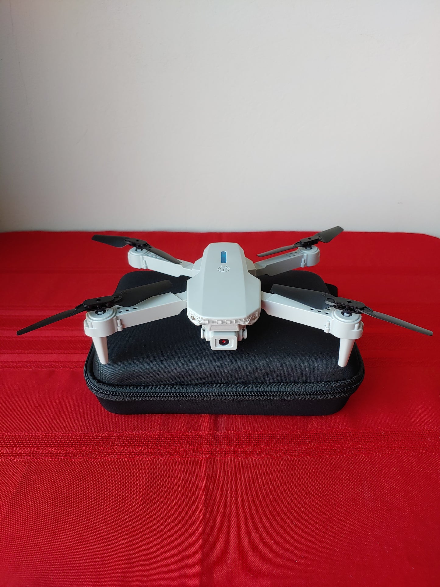 Dron plegable con doble cámara color gris - Foldable E88 (Nuevo)