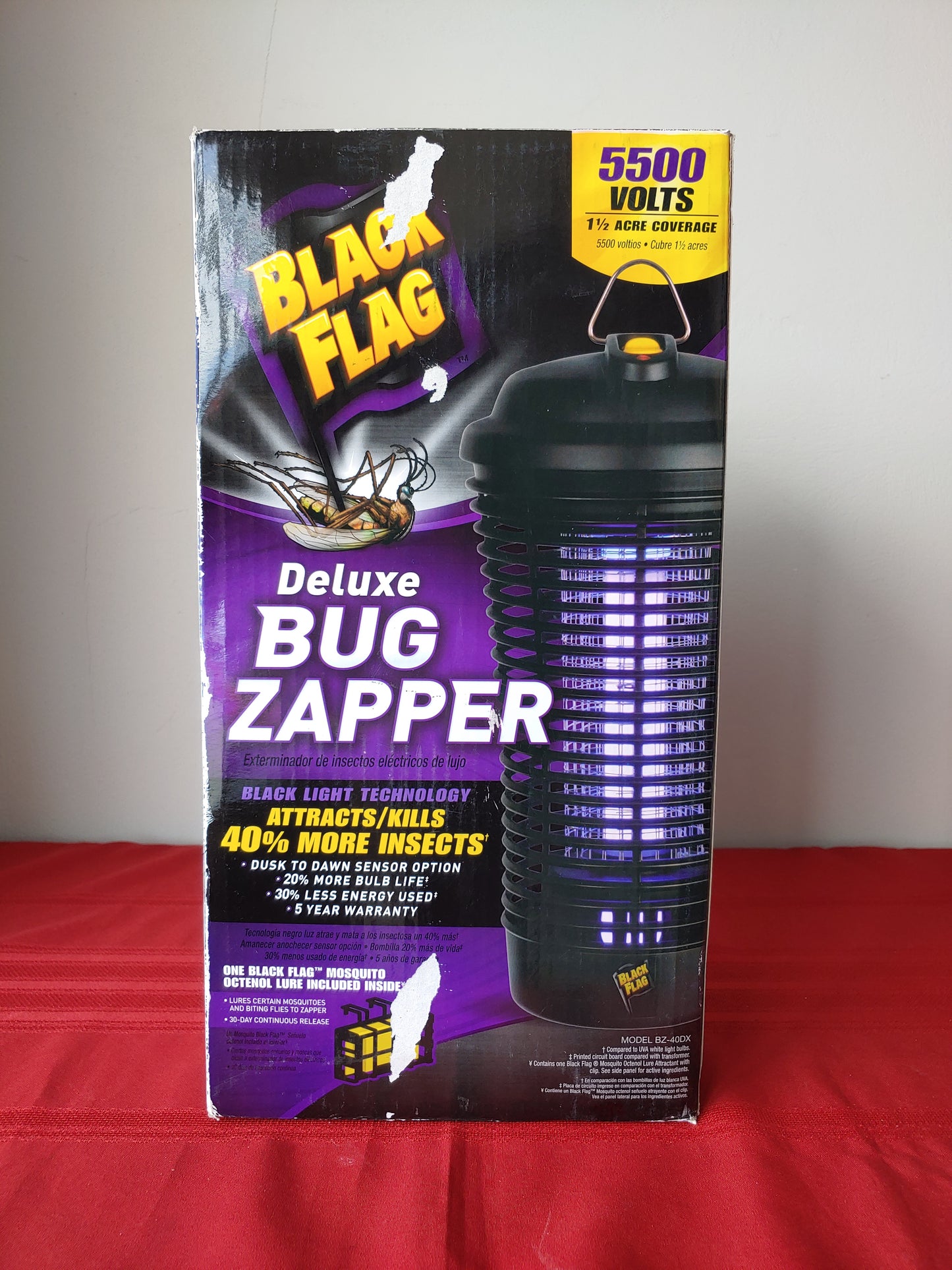 Lámpara UV mata insectos 5,500 Volts - Black Flag Deluxe (Nuevo, caja abierta)