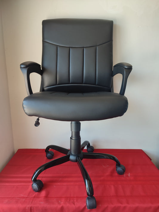 Silla para oficina ergonómica color negro (Nuevo, detalle estético)