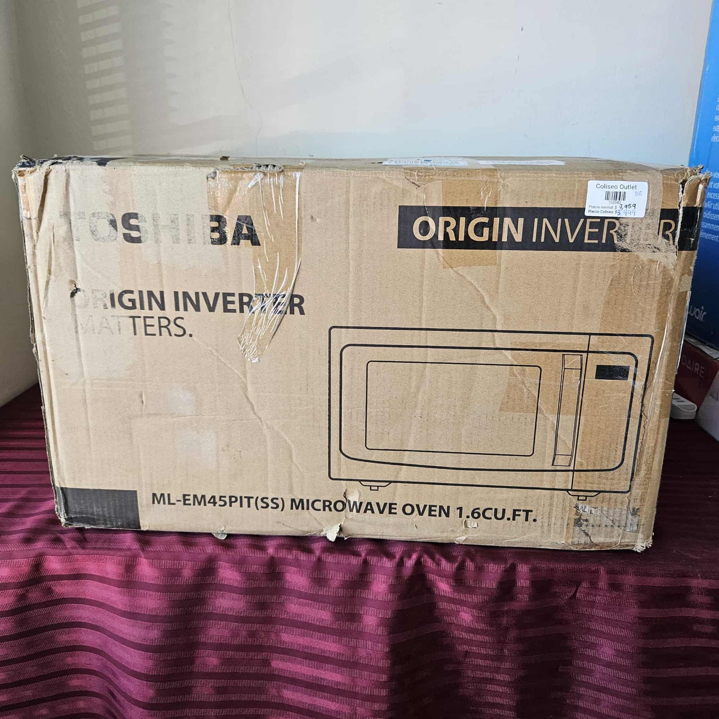 Horno microondas 1.6 pies cúbicos Inverter - Toshiba (Nuevo, pequeño detalle estético)