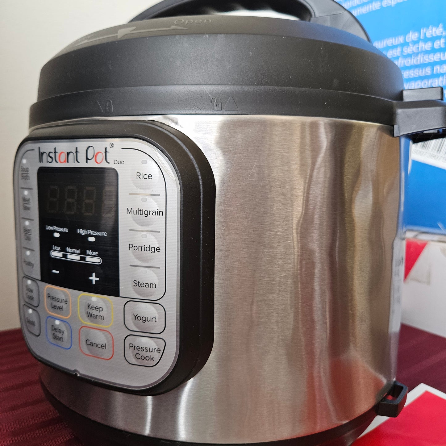 Olla de presión eléctrica multifuncional 7 en 1 de 5.7 litros - Instant Pot Duo (Nuevo, pequeño detalle estético)