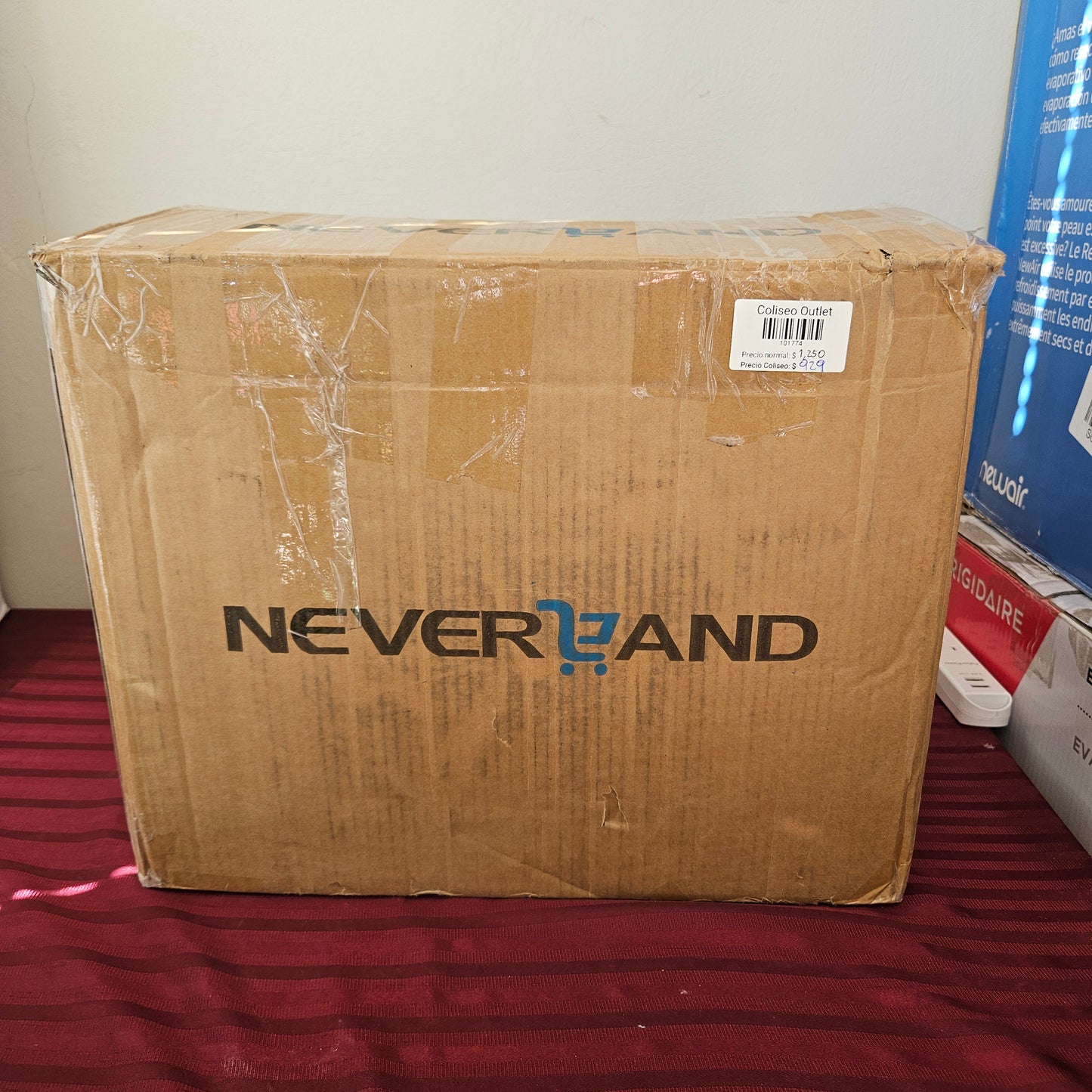 Cubierta para automóvil Pickup de hasta 227" - Neverland (Nuevo, caja abierta)