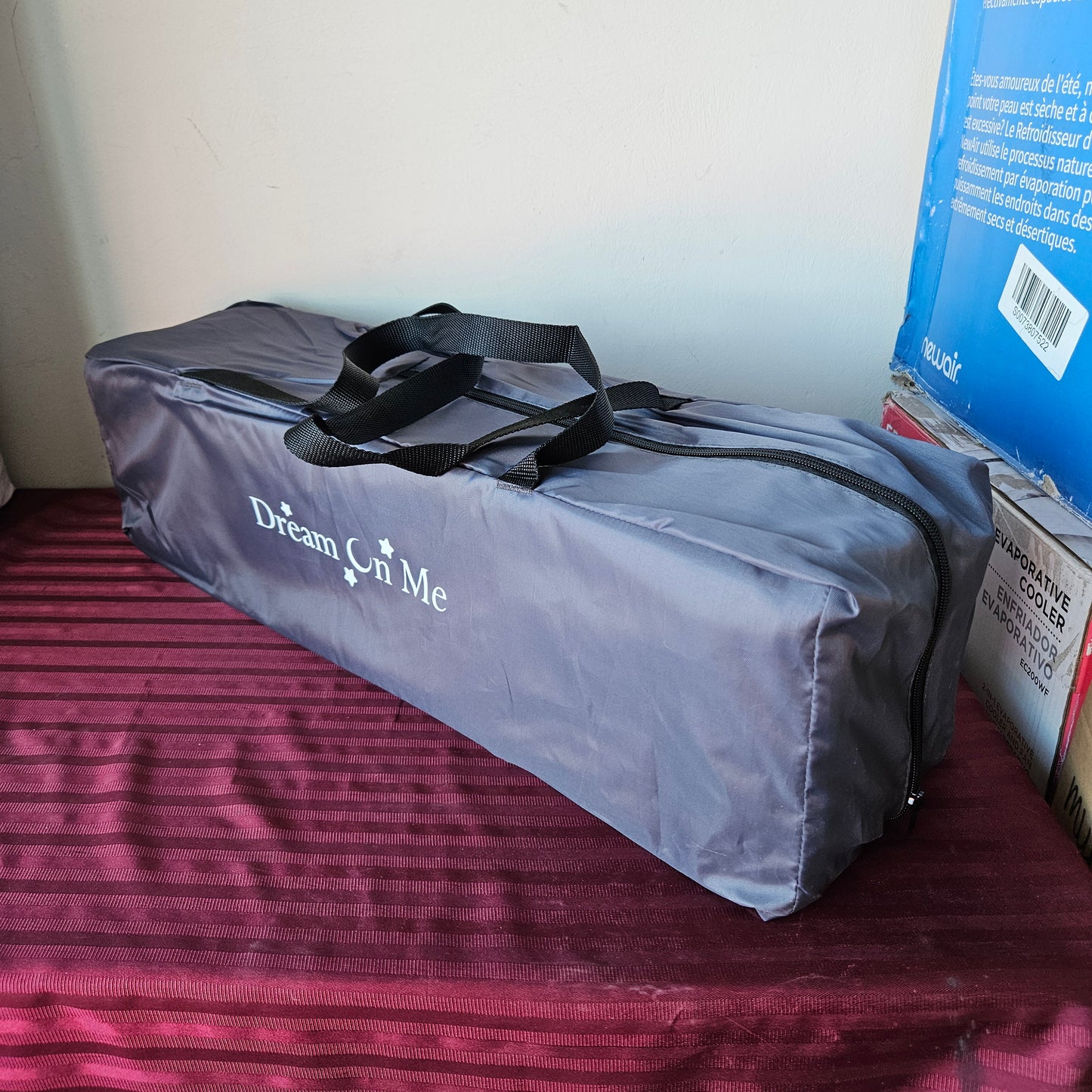 Corral portátil plegable para niños con bolsa de transporte con correa - Dream on me (Nuevo, caja abierta)