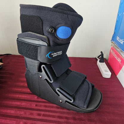 Bota Ortopédica inmovilizadora corta talla M con cámara de aire  - United Ortho (Nuevo)