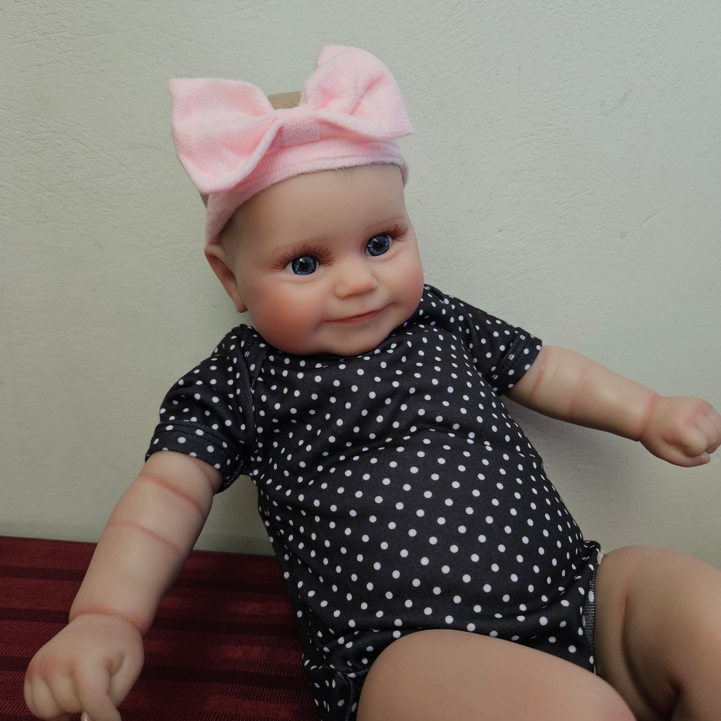 Bebé Reborn niña ojos abiertos cuerpo de tela (Nuevo)
