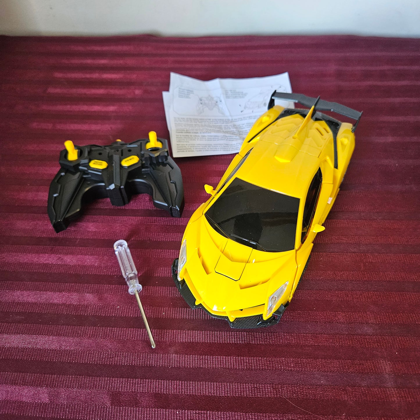 Carro transformer control remoto escala 1:18 - Britik (Nuevo, caja abierta)