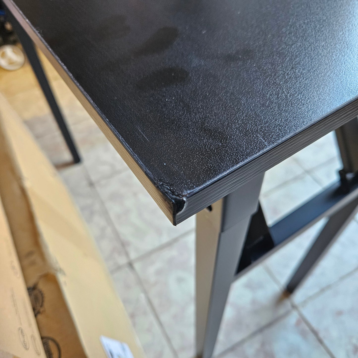 Mesa de escritorio plegable (Nuevo, pequeño detalle estético)