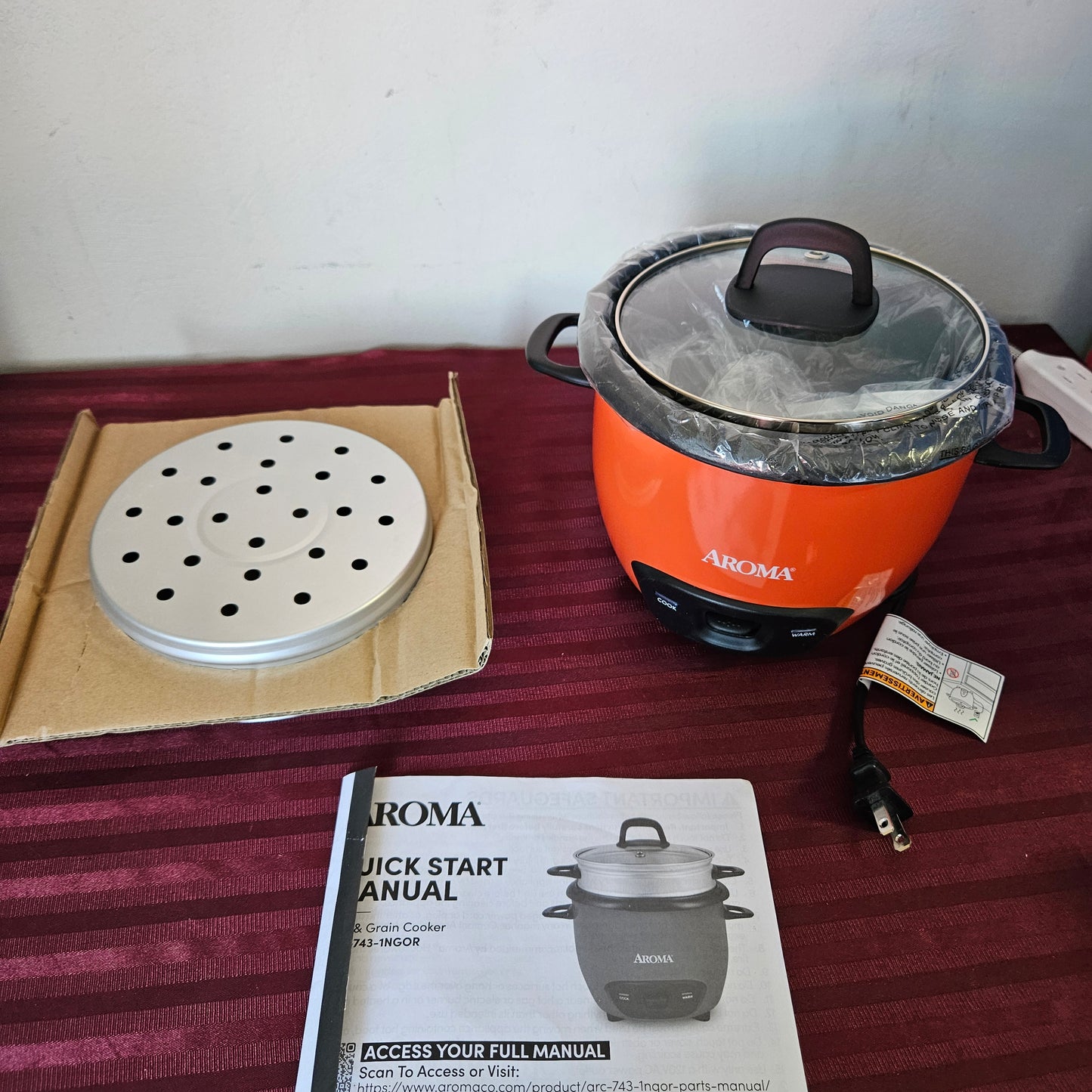 Arrocera y vaporera color naranja de 6 tazas de arroz cocido - Aroma (Nuevo, caja abierta)