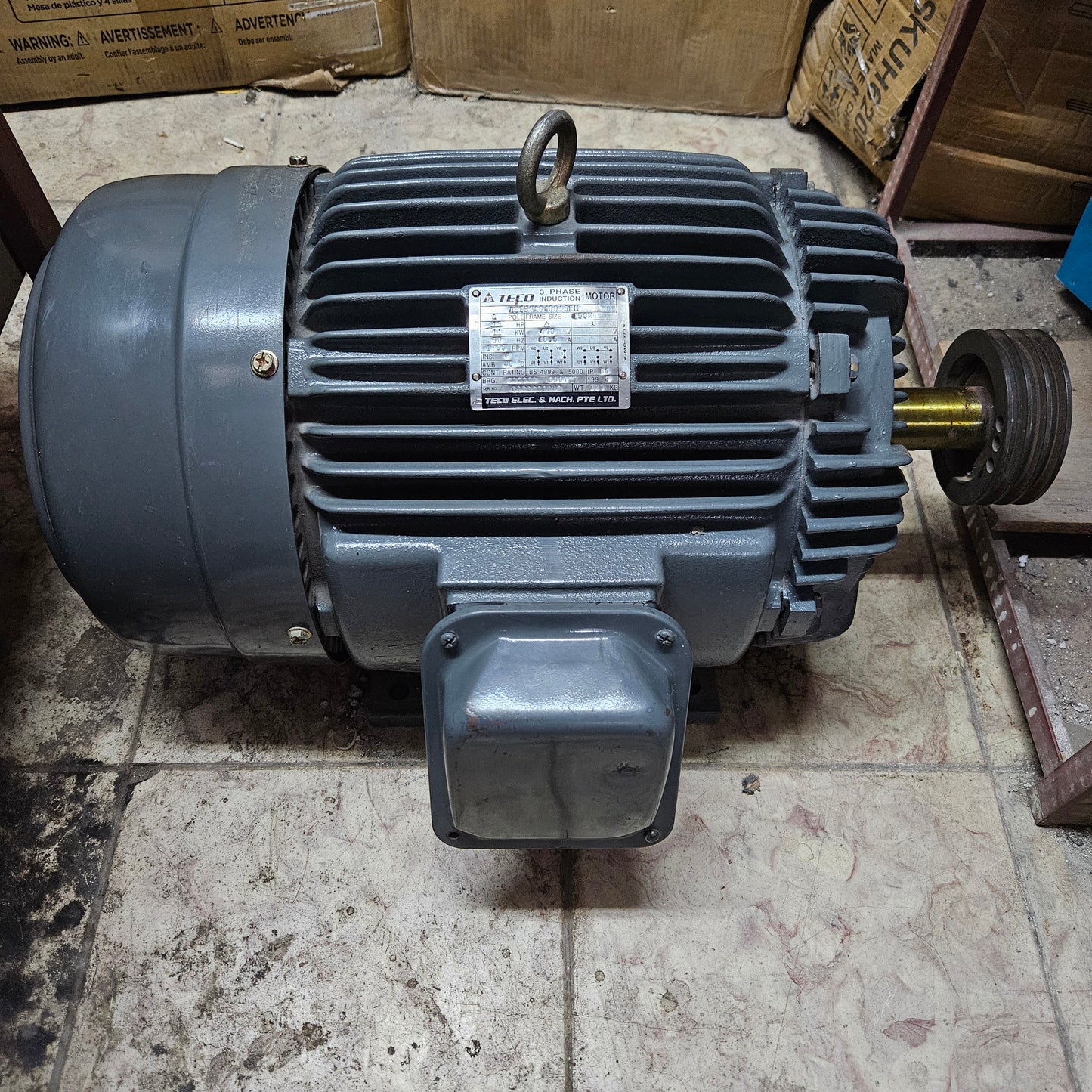 Motor trifásico 15 HP, 440V - TECO (Nuevo)