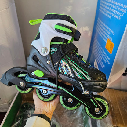 Patines ajustables para niños (Talla ajustable 20.5-24 cm largo del pie) - Fashion Sport (Seminuevo, un solo uso)