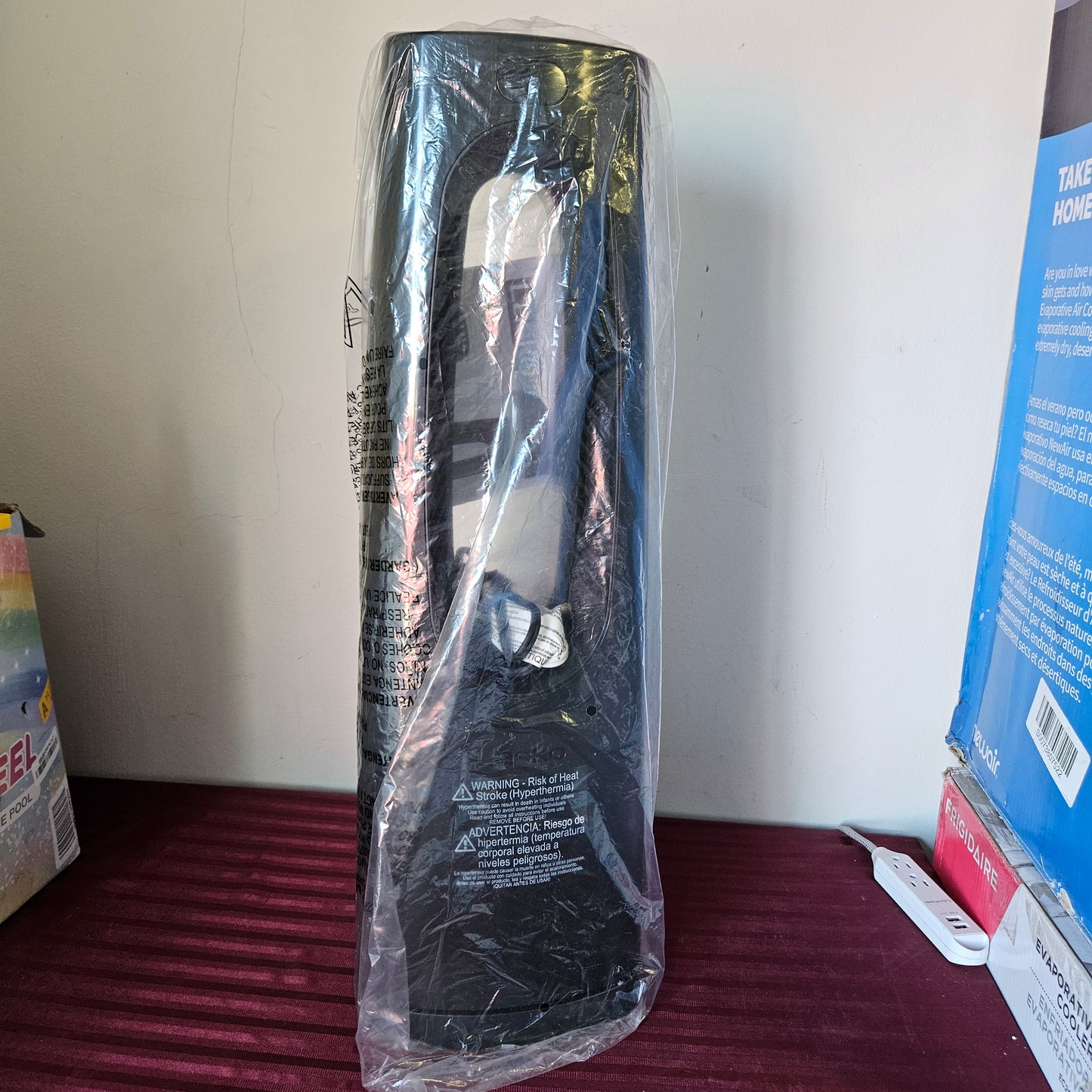 Calefactor cerámico eléctrico seguro sin aspas color negro - Lasko (Nuevo, caja abierta)