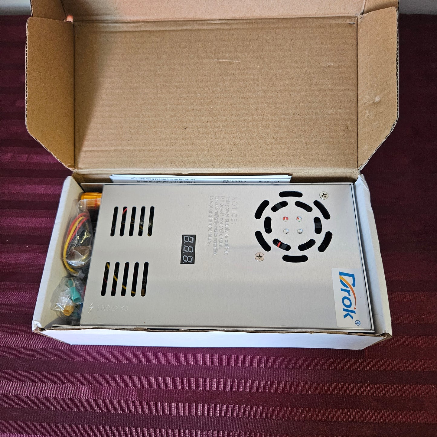 Fuente de alimentación AC 110V/220V a DC 0-24 V - Drok (Nuevo, caja abierta)