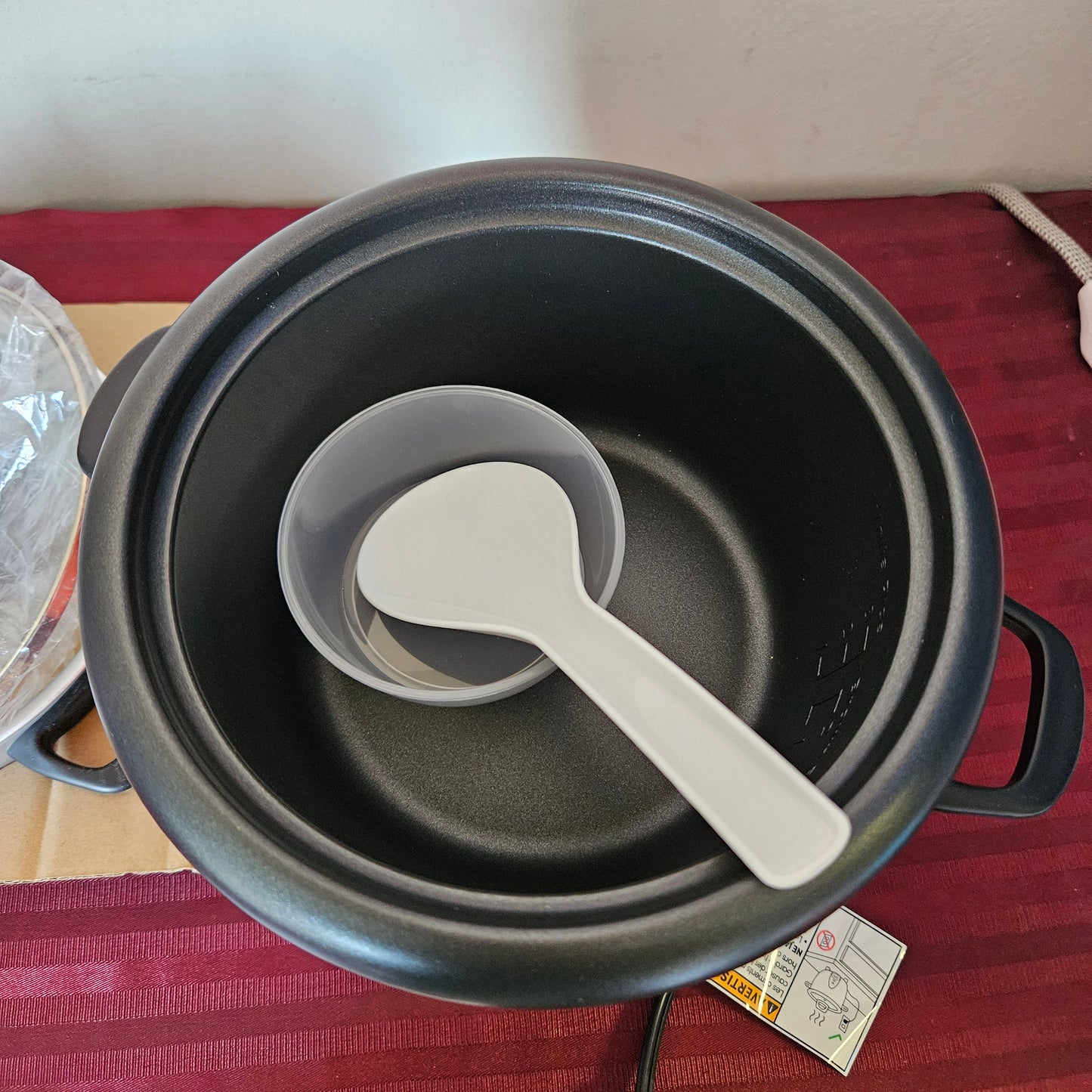 Arrocera y vaporera color naranja de 6 tazas de arroz cocido - Aroma (Nuevo, caja abierta)