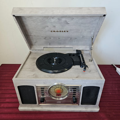 Tocadiscos portátil con bocinas integradas Bluetooth - Crosley Mcqueen (Nuevo, caja abierta)