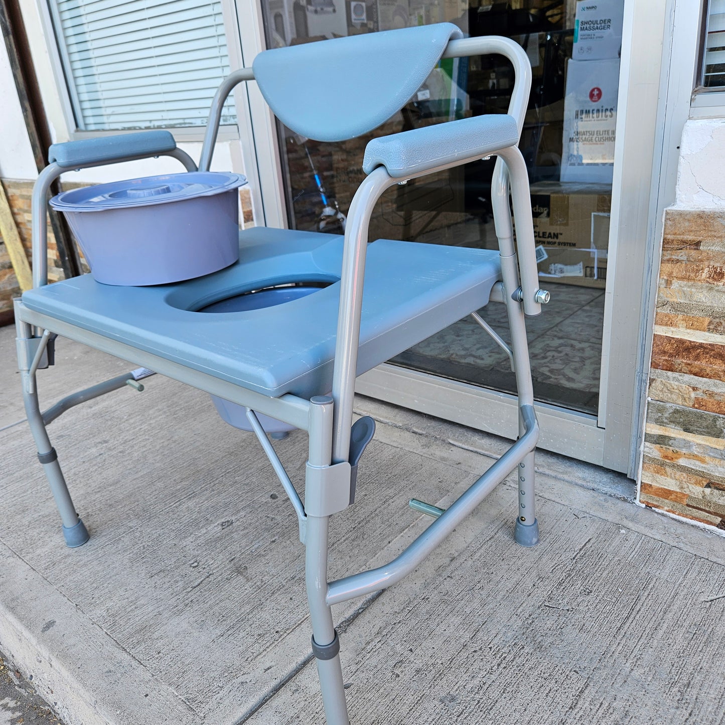 Silla con inodoro 3 en 1 para pacientes que luchan con obesidad - Homecraft Deluxe (Nuevo, caja abierta)